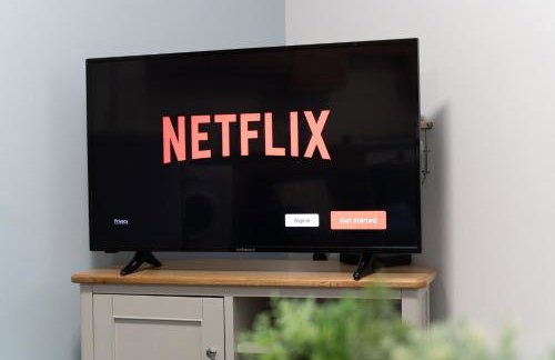 2 Bed Apt with free parking on driveway and free Wi-Fi - Photo 10