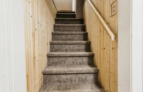 Spacious & Updated MQT Home - HotTub - Backyard - Foto 13