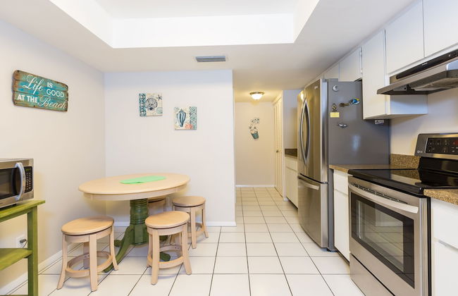 Crescent Street by VTrips - Photo 9