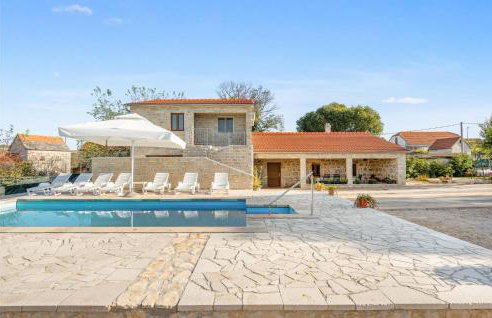 Awesome Home In Unesic - Foto 7