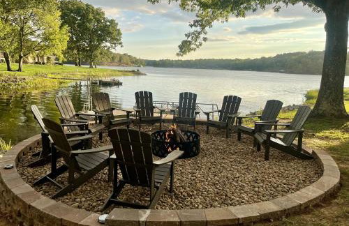 Waterfront 3BR Loft w Dock on Lake of Egypt - Foto 14