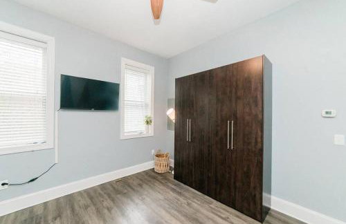 Walkable and Spacious Apt - Parking -- GroupStay - Foto 13