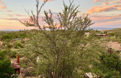 Eagles Nest Casita Luxury king memory foam bed feather pillows & duvet Amazing views, private balcony, Great location & Dog friendly - Foto 64