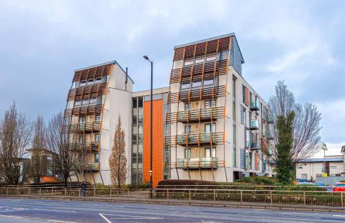 Stylish Penthouse, Free Parking, Pool Table, PS4 - Foto 36