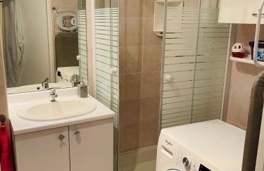 T1 idéal 4 pers piscine & garage sécurisé et calme - Photo 2