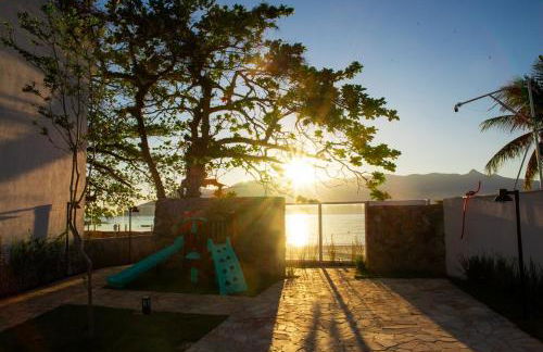 Paraíso Pé na Areia - Casa com 3 Suítes na Praia - Foto 34