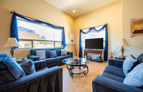 Spacious 3BR Retreat - Mountain Views - Foto 10