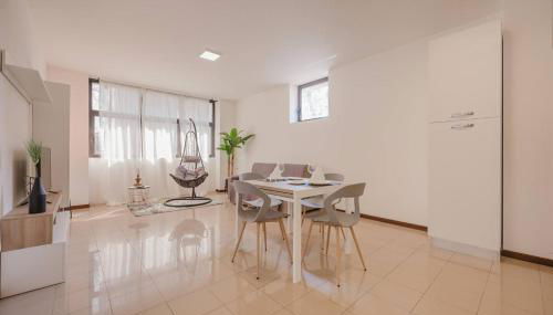 Unico Apt 8, 4 ospiti, parcheggio gratis, 10 minuti da Venezia - Photo 2