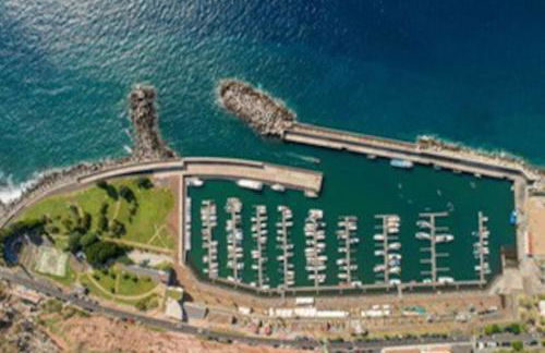 Marina View Apartment - Pool & stunning ocean view - Photo 5