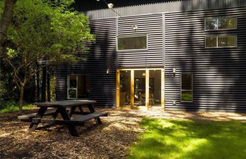 Guemes Island Road Modern Home - Foto 7