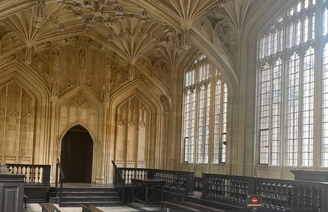 Top Sights of Oxford - Guided Walking Tour with Optional Divinity School Ticket - Photo 4