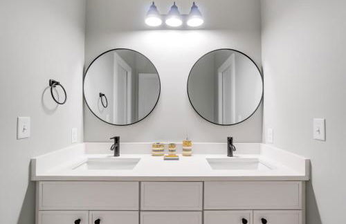 Modern Family Cabin 1 min to Bryce Fire Pit KING Bed - Foto 37