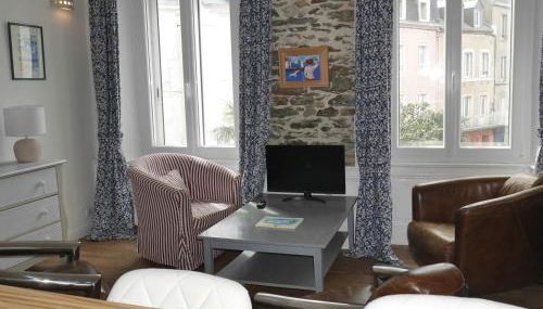 Charmant appartement au cœur de Le Palais, proche commerces et plage - FR-1-418-268 - Photo 2