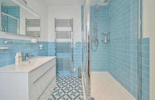 The Town House at Muntham- Luxury Holiday Home with Hot Tub - Photo 28