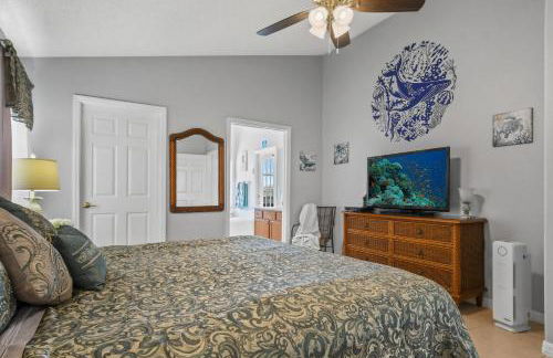 Wheelchair accessible Lakeview 4BR house with pool spa themed rooms game room - Foto 23