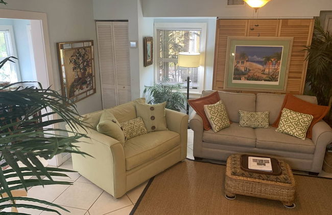 The Secret Garden Home Close to Beach, Shops, Restaurants, Pet Friendly, Close to Lucerne Ave! - Foto 40