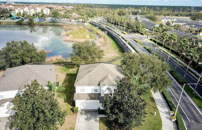 This Amazing 6 Bedroom Property With a Lake View - Foto 56