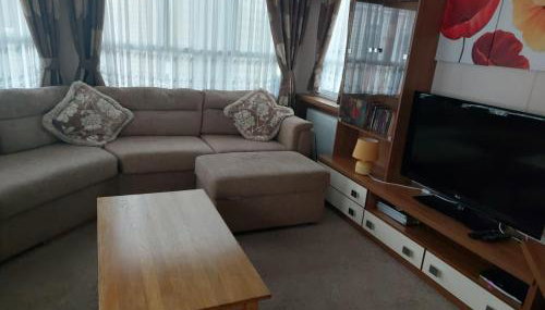 Cosy Caravan With Side Decking At Felixstowe Beach Holiday Park Ref 55012Sw - Foto 3