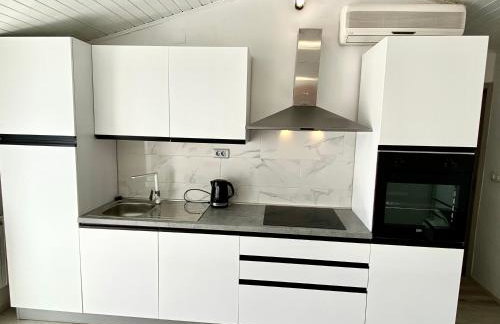 SANJA - with a large covered terrace and pool - Foto 11