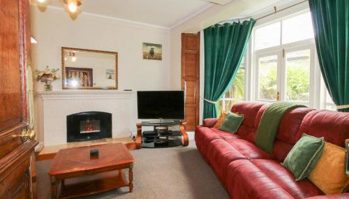 The Laurels - Photo 5