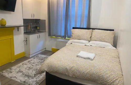 2 Guests Studio - 20 Minutes to Central London - Photo 1
