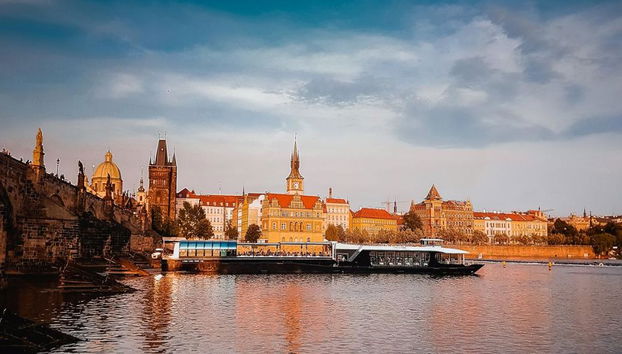 Cena en barco con techo de cristal - Foto 3