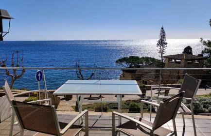 Apartamento frente al mar en la mejor ubicación de Calella - Foto 1