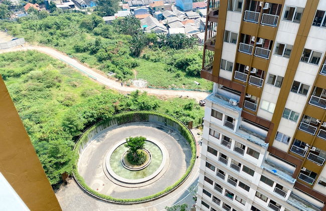 Homey and Simply Look Studio LRT City Jatibening Apartment - Photo 27