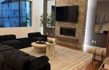 Luxury Oasis: Houston Rooftop Skyline - Foto 2