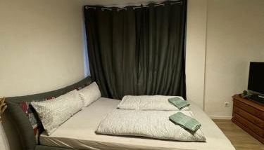 Möbliertes Zimmer mit TV, Internet & kompletter Ausstattung in Bonn-Mehlem - Photo 4