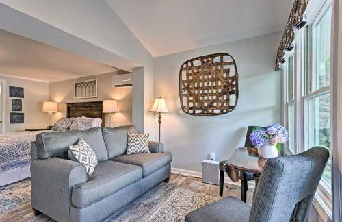 Couples Retreat with Lake and Mtn Views, Fire Pit - Foto 6