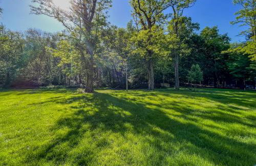 Cozy Cabin Gateway with Pool and Firepit - Foto 14