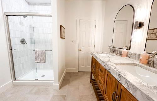 Lakeside Cabin - Serene Retreat with Lake Monroe Views and Wraparound Deck in Brown County - Foto 21