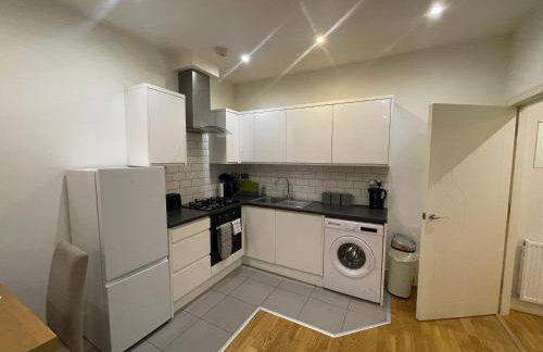 Modern apartment 4 mins from Gatwick - Foto 5