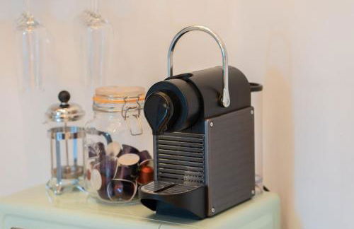 Signature Beachfront Home, Panoramic Sea Views & Marble Fireplace - Foto 28