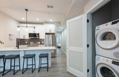 Modern LUX 2BR Apartment in DC with Patio - Foto 3