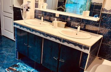 Superbe Villa 5 étoiles Presqu'Île de Giens la Madrague Rita la Villa d'Or vue mer piscine - Foto 27