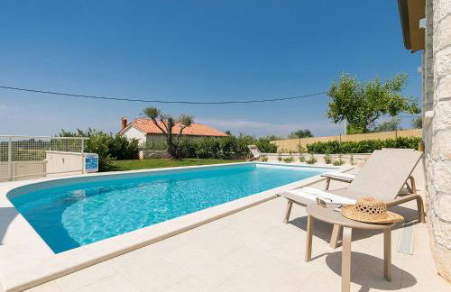 Traumhafte Villa mit beheizbarem Privatpool, Outdoor-Gym, Meerblick, in Umgebung von Weinbergen - Foto 40