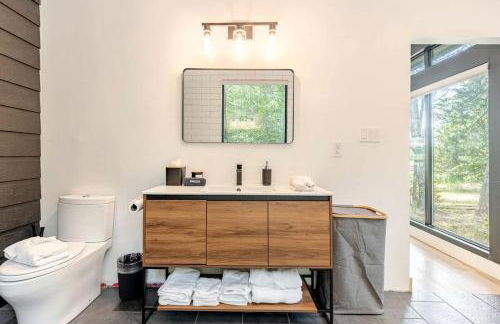 Modern Farmstay Cabin with Friendly Animals, Pond Views & Nature Trails Near Cedar Creek, Texas - Photo 24