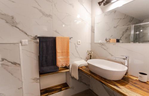 Charming stone house with private pool & jacuzzi - Holiday Home Vera - Photo 29