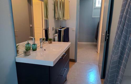 Apparts Coeur Historique de Thiers - Tarifs dégressifs - Idéal PROS - Foto 12