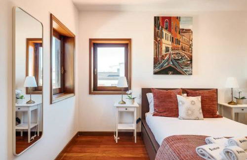 Beach Villa with Jacuzzi & Garage by HostWise - Foto 6