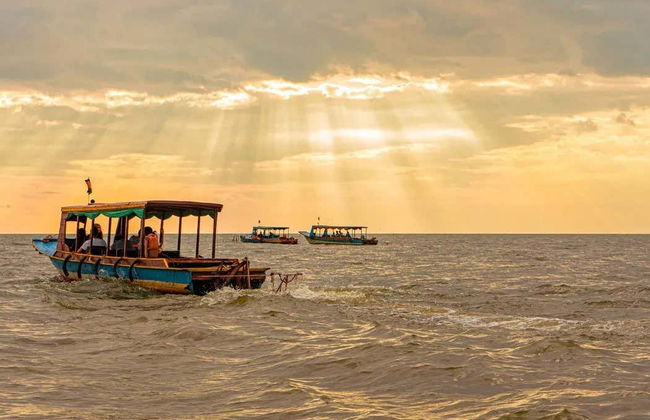 Tour en vespa por el lago Tonlé Sap al atardecer - Foto 2
