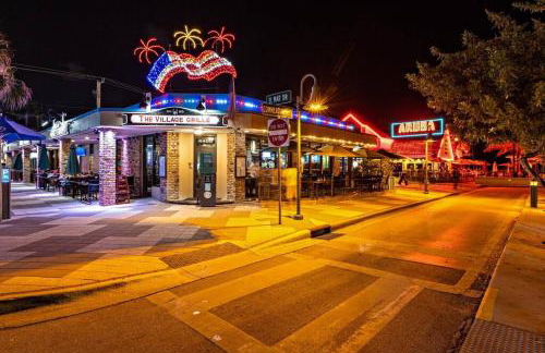 Walking Distance to the Beach 3Br House With Pool - Foto 94