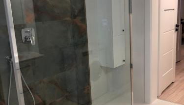 VIP Apartment 4A 2 Zi 40qm Küche Bad - Photo 2, Shower