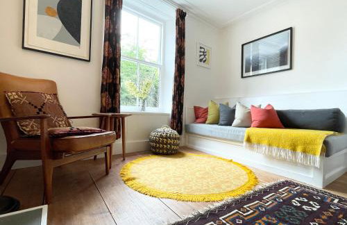 Janies Cottage~ Mousehole~Eclectic Interiors & Vintage Charm - Photo 23