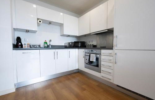 1BR River View - Parking - Sleeps 4 - Foto 33