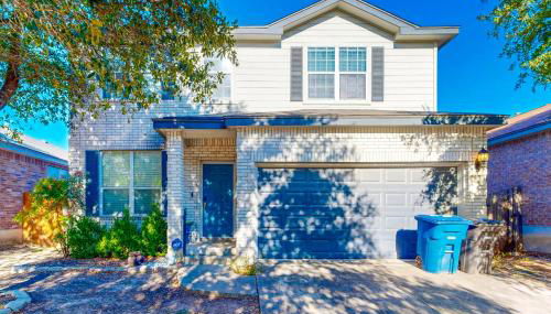 Charming family friendly home, enclosed backyard & 20 miles from San Antonio - Foto 3