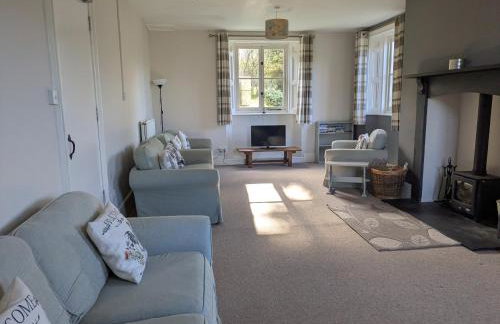 The Farmhouse - Photo 7