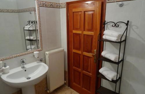 Wood and Stone Villa - Foto 34